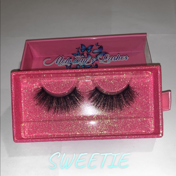 Eyelashes - Picture 3 of 7